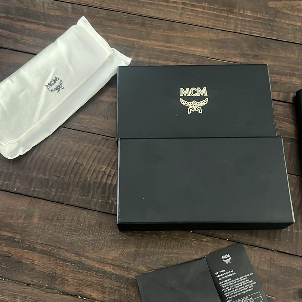 MCM Gift Box-Dust Bag-Tags for a Long Wallet - Picture 5 of 16
